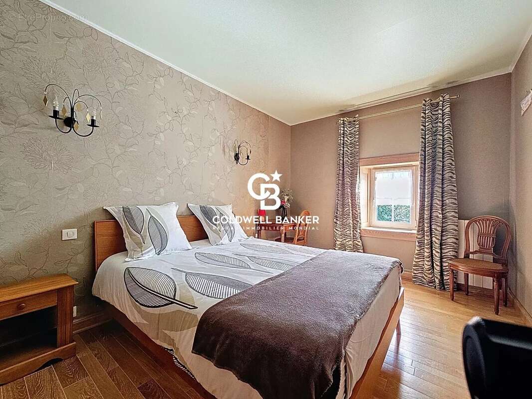 Maison à SAINT-JEAN-D&#039;ANGELY