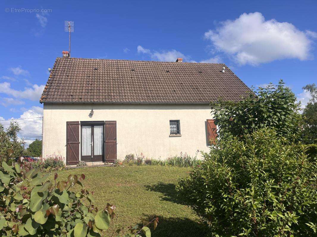 Maison à MONTGIVRAY