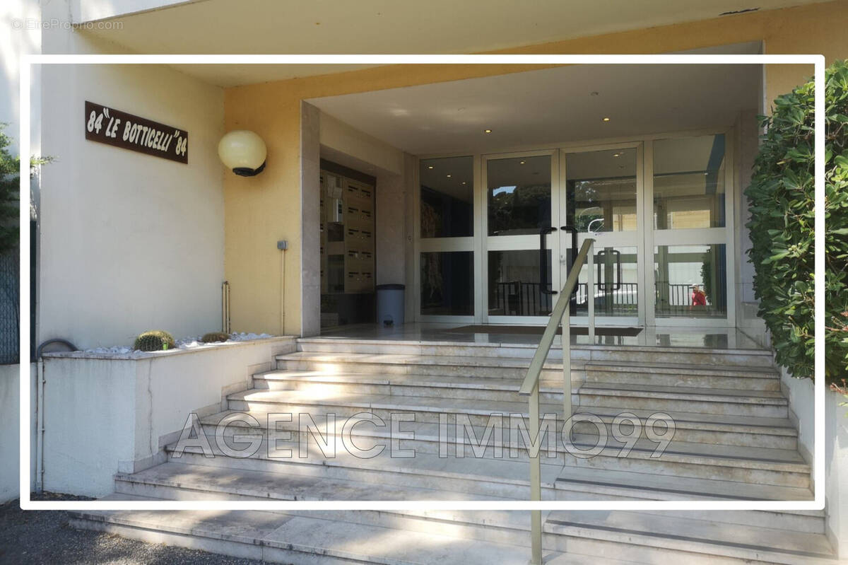 Parking à LE CANNET