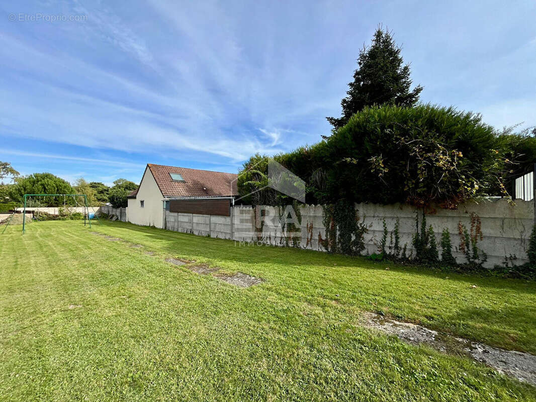 Maison à SAINT-PIERRE-LES-NEMOURS