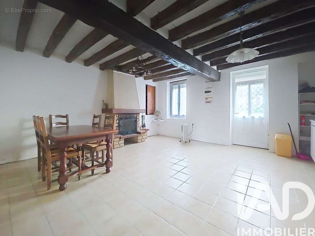 Maison 40 m² à Coullons  - photo 2