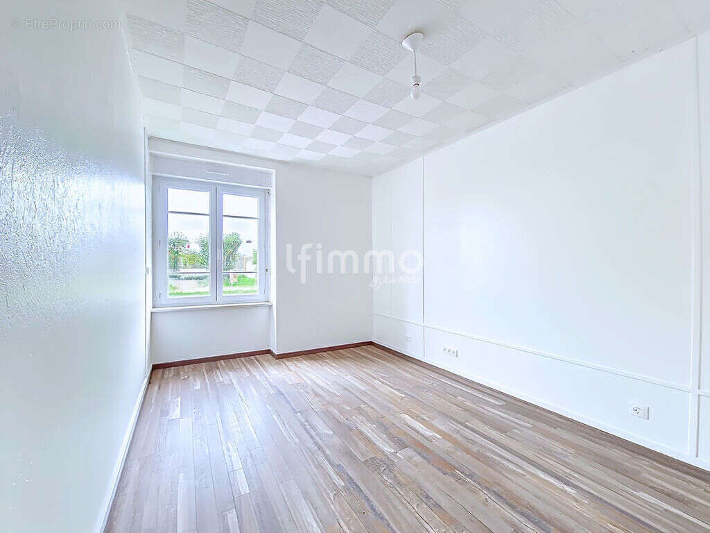 Appartement T3 de 62 m² à Plogonnec 29180 - photo 4