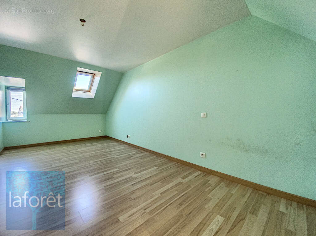 Maison à LOUVIGNE-DU-DESERT