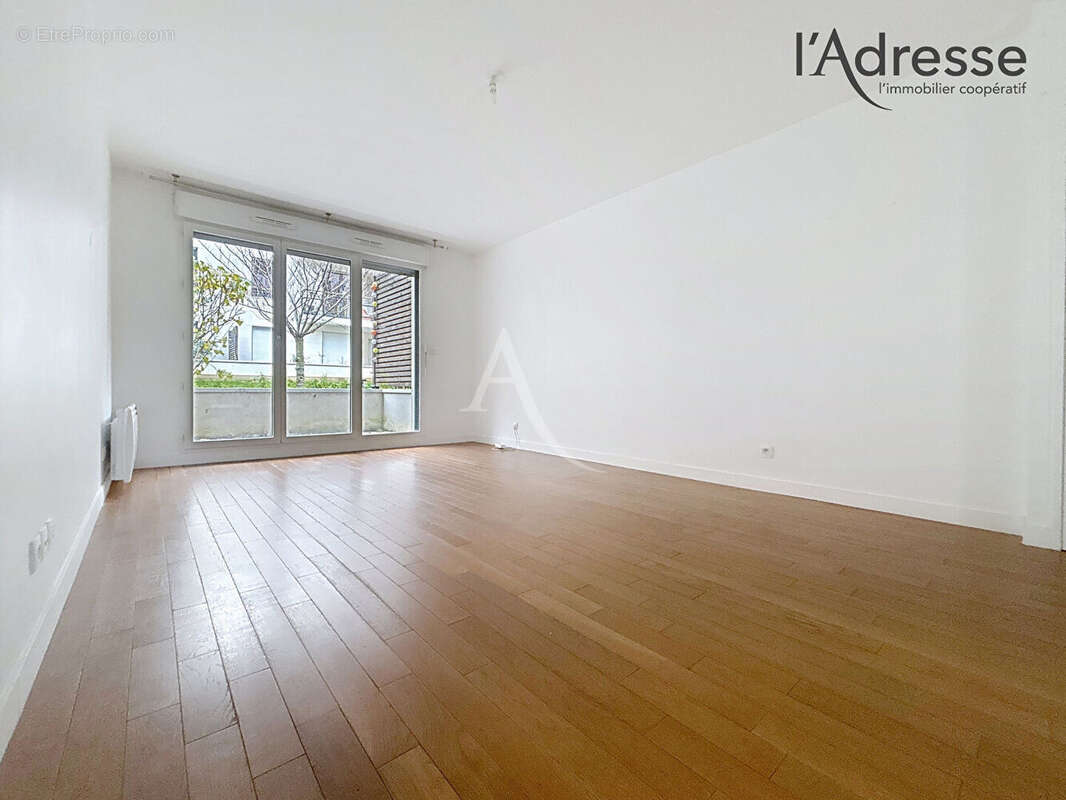 Appartement à SURESNES