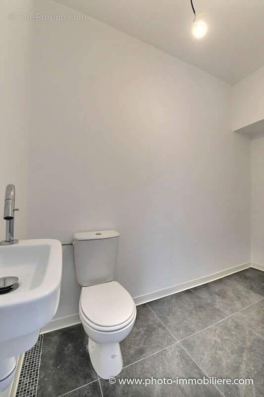 Local professionnel avec acquisition de l'immeuble de rapport  • 375 m2 • Rebberg de Riedisheim - photo 21