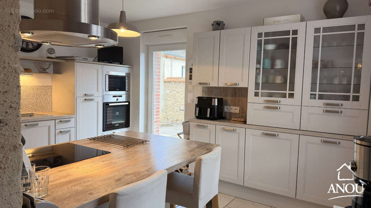 Maison à SAINT-DENIS-LES-PONTS