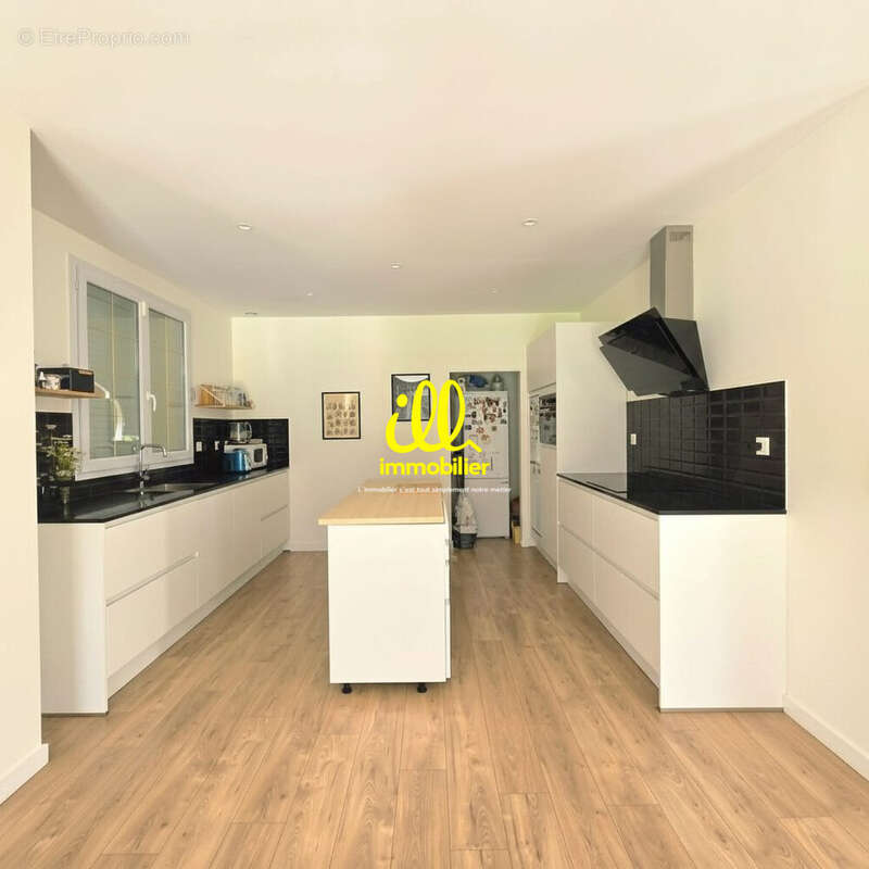 Maison 263 m² à Charleville-Mezieres  - photo 5