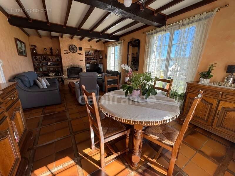 Grande maison avec dépendance sur 3460 m² de terrain - photo 5