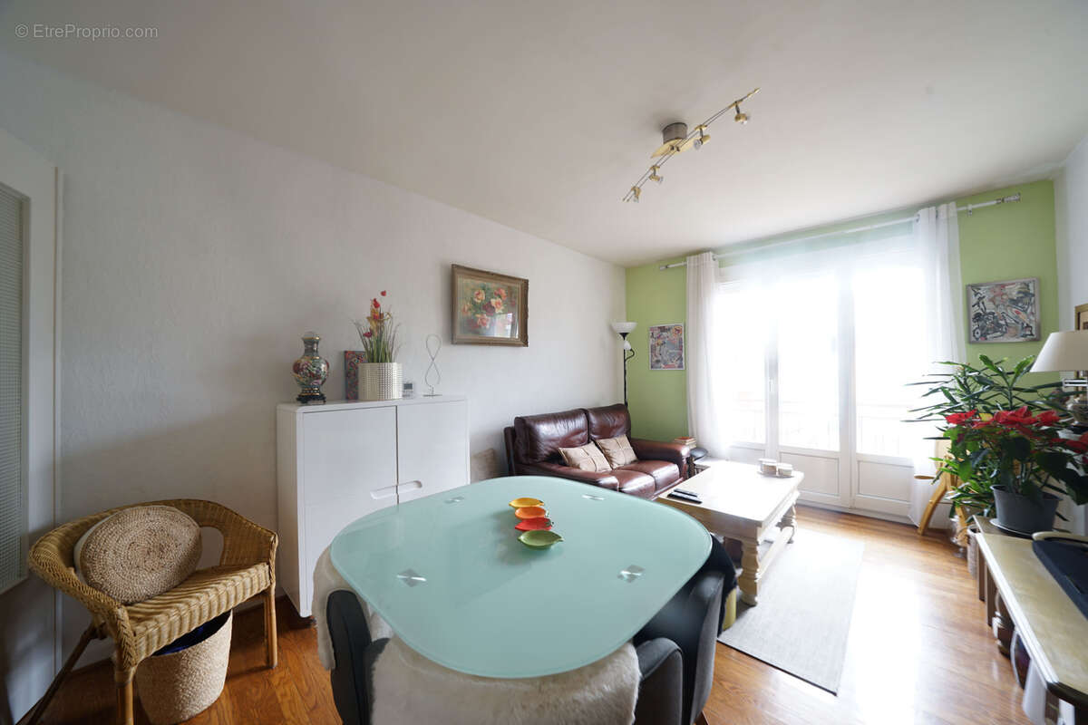 Appartement à FONTAINE