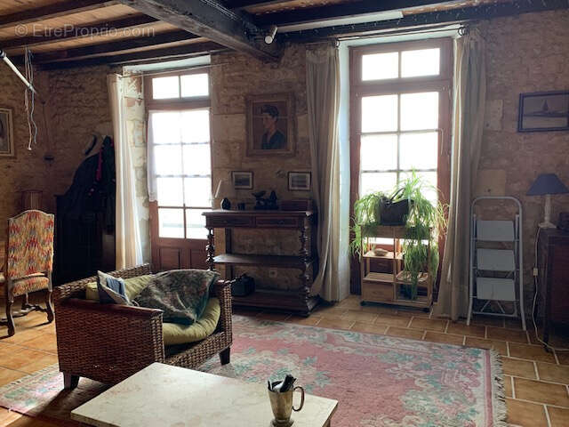 Maison à SAINT-THOMAS-DE-CONAC