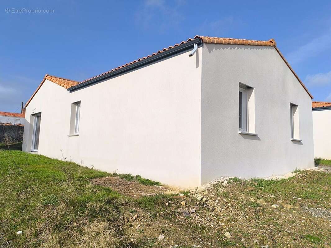 Maison à SAINT-CHRISTOPHE-DU-LIGNERON