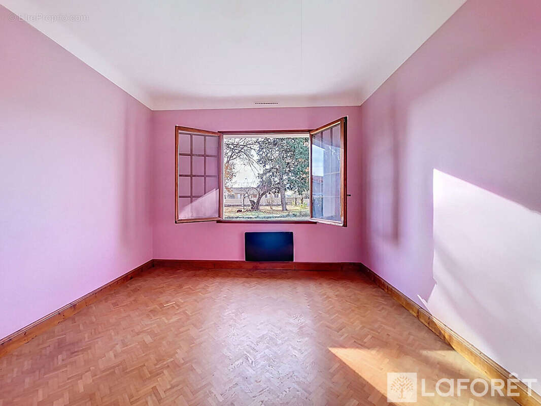 Maison à CUBZAC-LES-PONTS