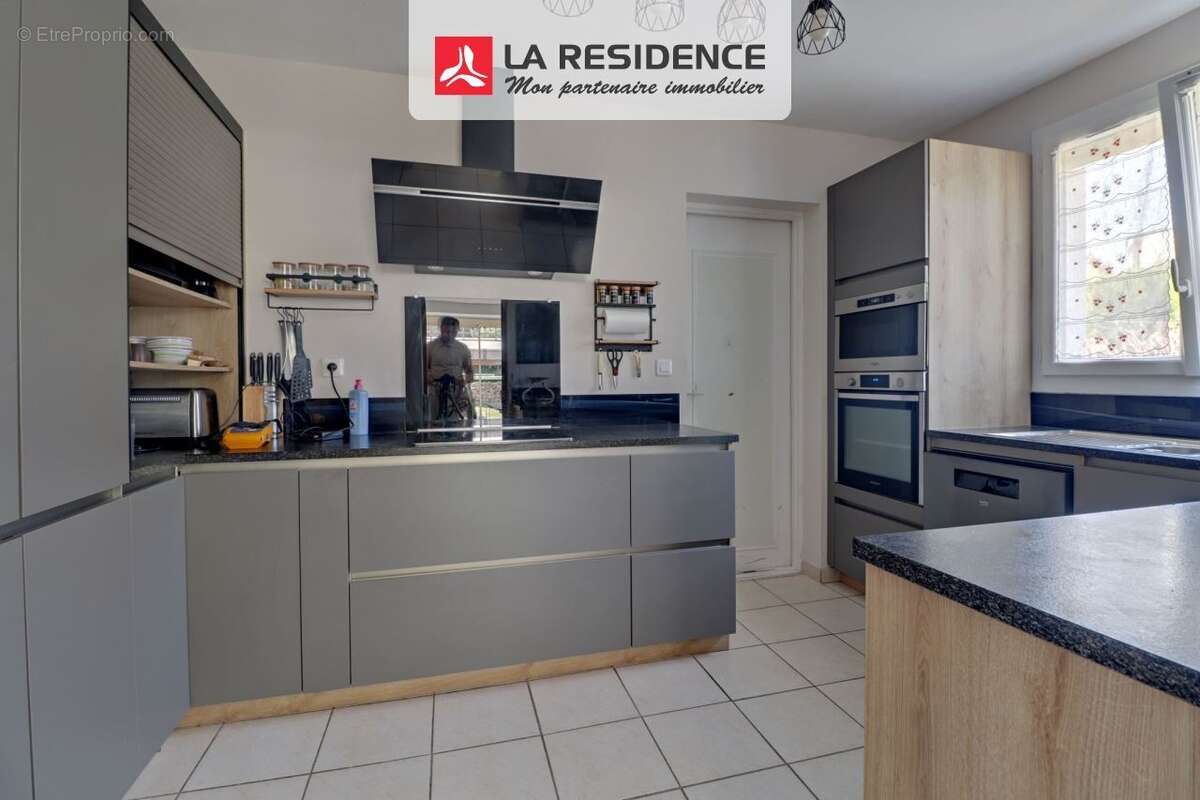 Maison à JOUY-LE-MOUTIER