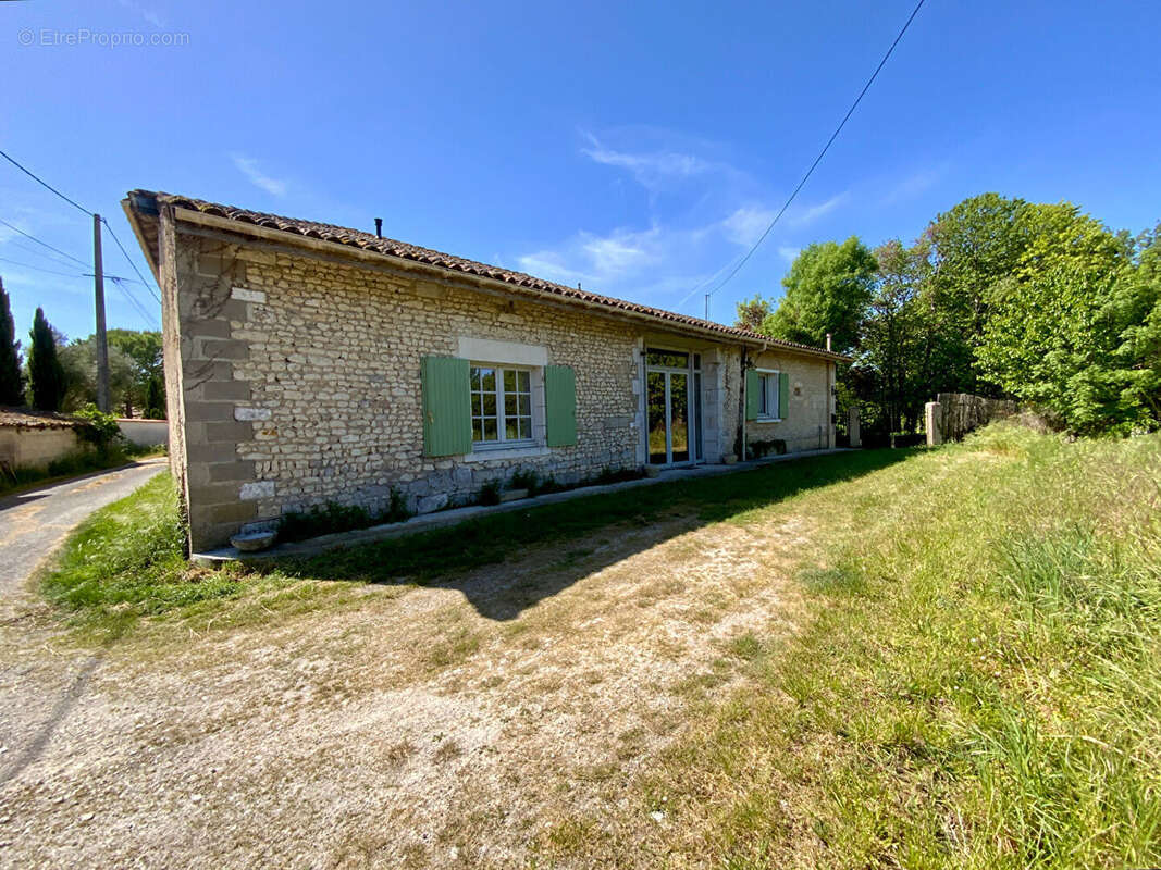 Maison à JONZAC