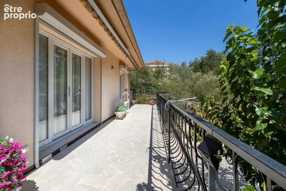 Carcès – villa familiale rénovée avec piscine - photo 9