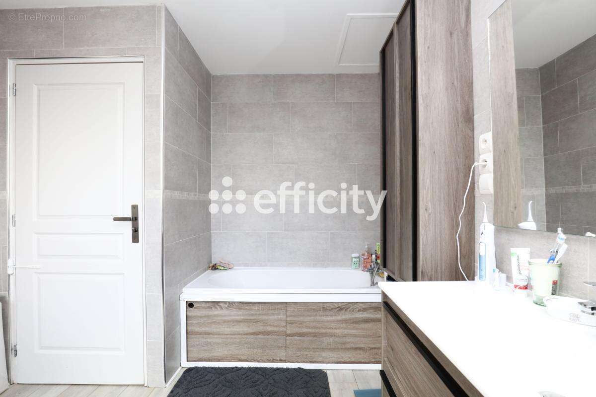 Maison à PECQUENCOURT