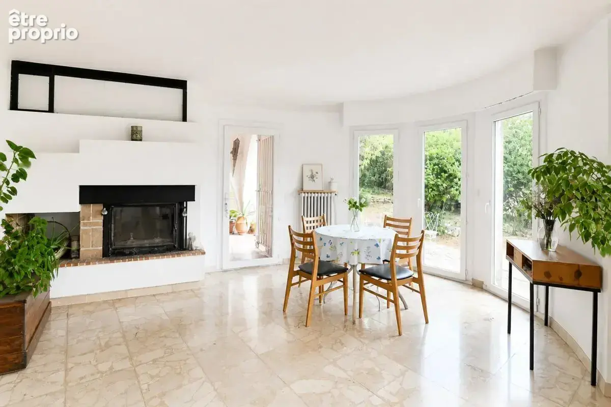 Maison de 6 pièces de 134 m² à Nîmes, Justices Vieilles - photo 1