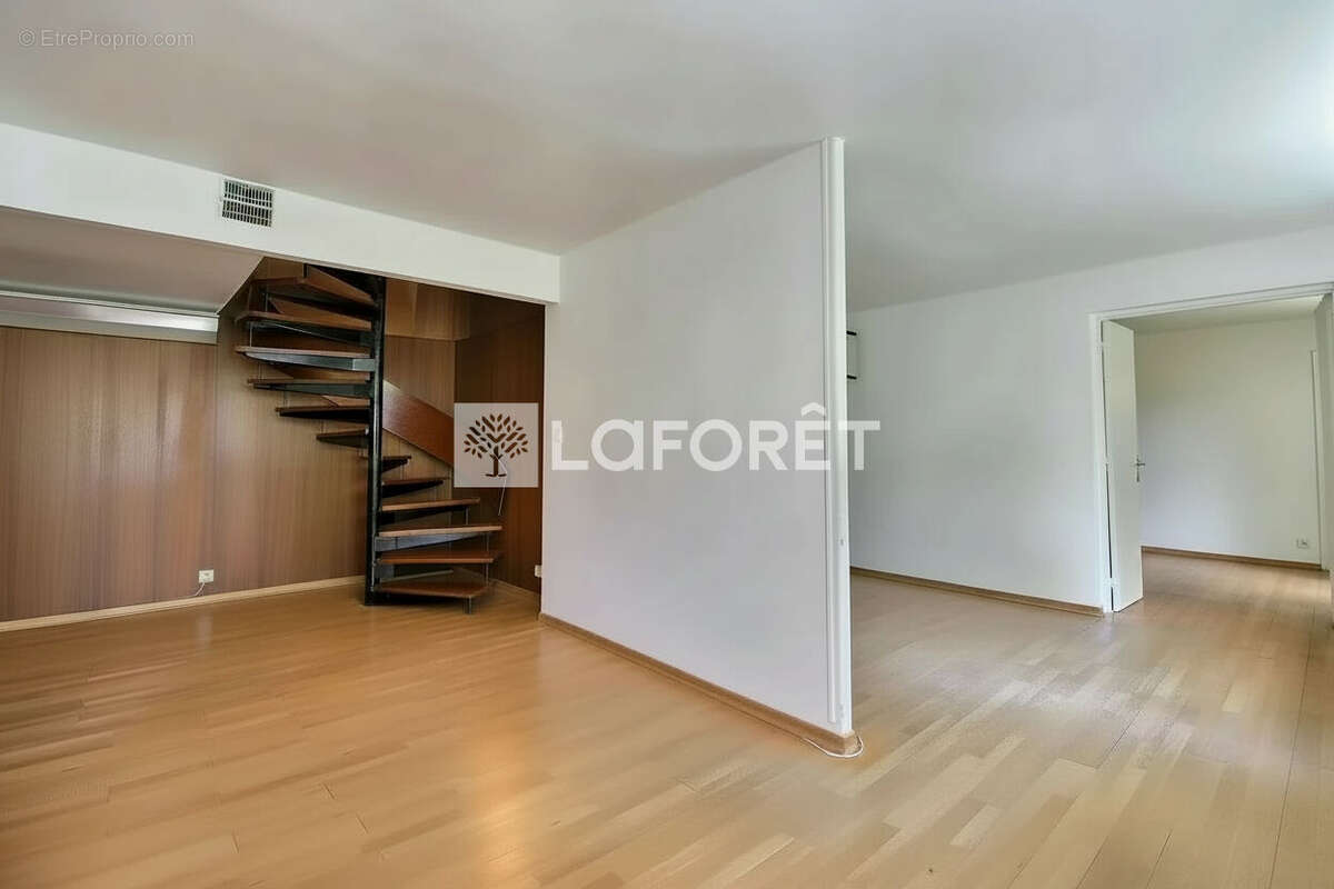 Appartement à SURESNES
