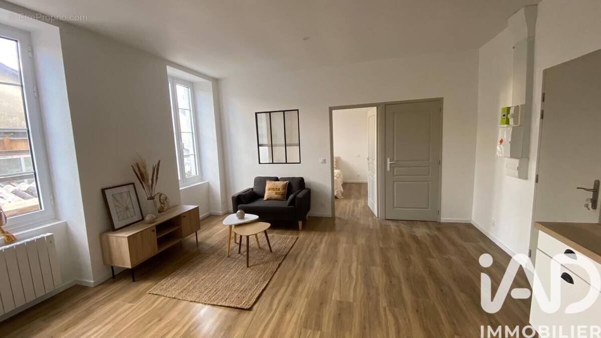Photo 1 - Appartement à SAINT-JEAN-D'ANGELY