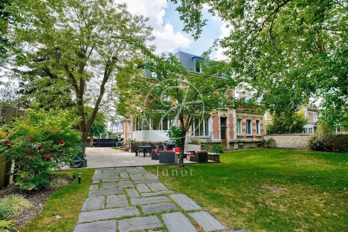Maison à MAISONS-LAFFITTE