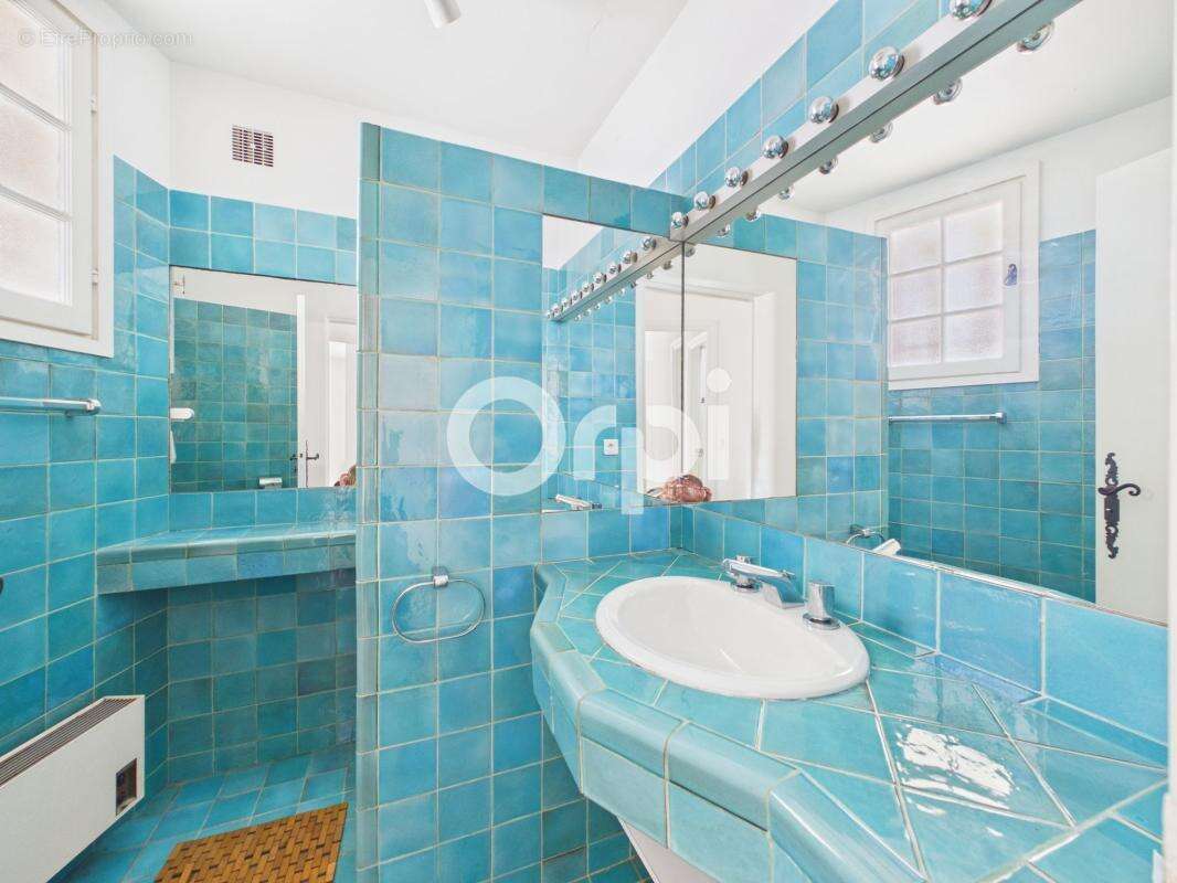 Maison à MANDELIEU-LA-NAPOULE