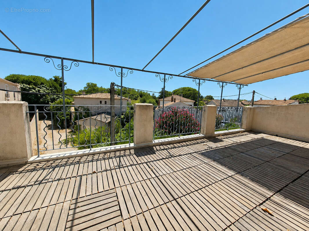Belle maison avec grande terrasse à Trinquetaille à proximité du centre-ville d'Arles - photo 2