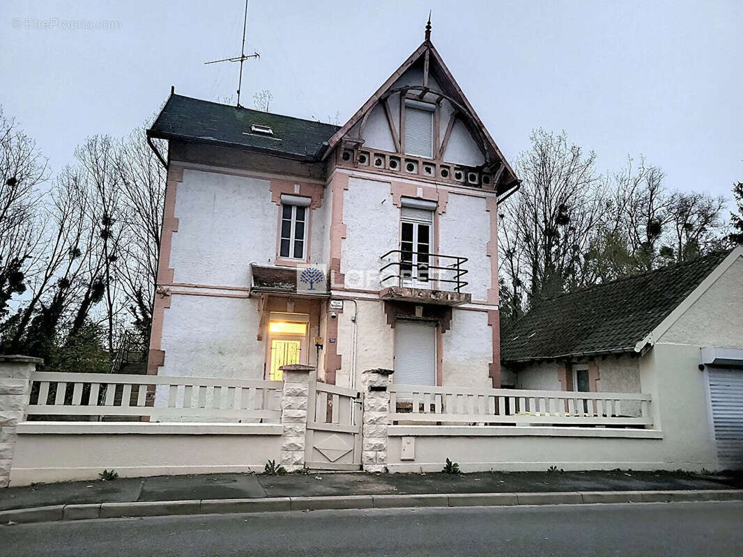 Maison 7 pièce(s) 150 m2 - photo 2