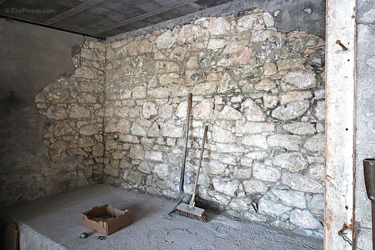 Maison à AURIAC-SUR-VENDINELLE