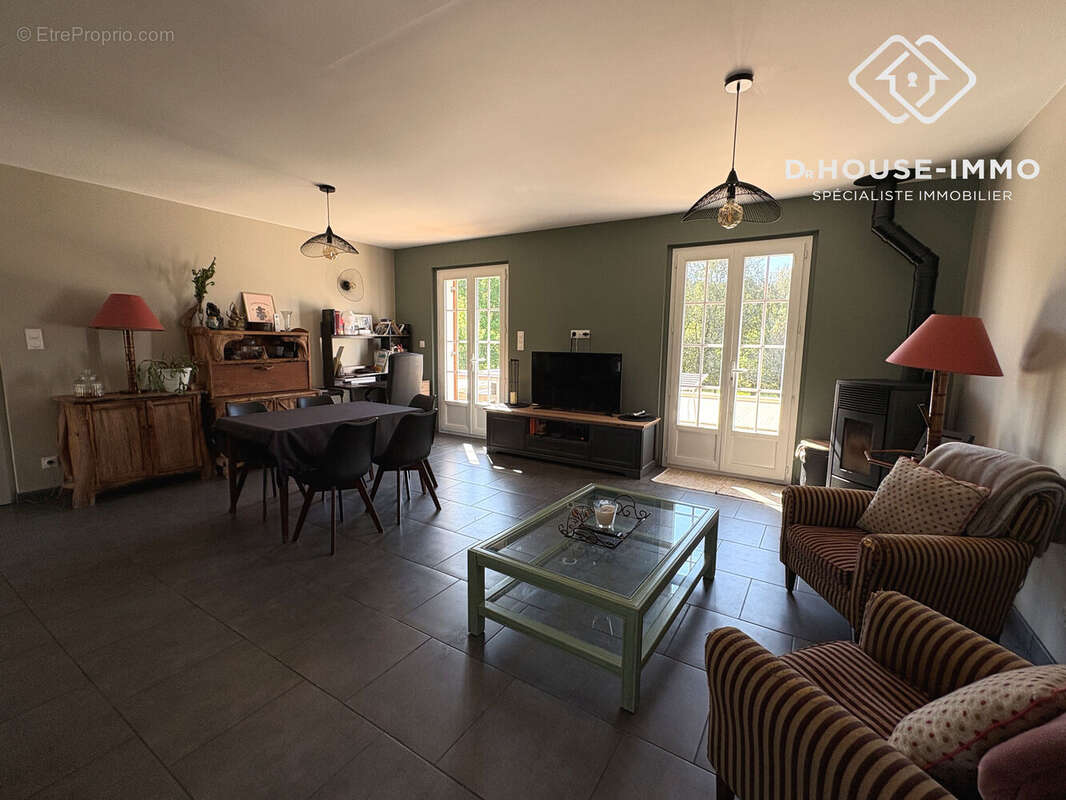 Maison à BOURDEILLES