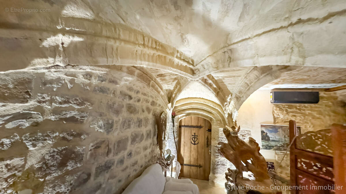 Maison à CADEROUSSE