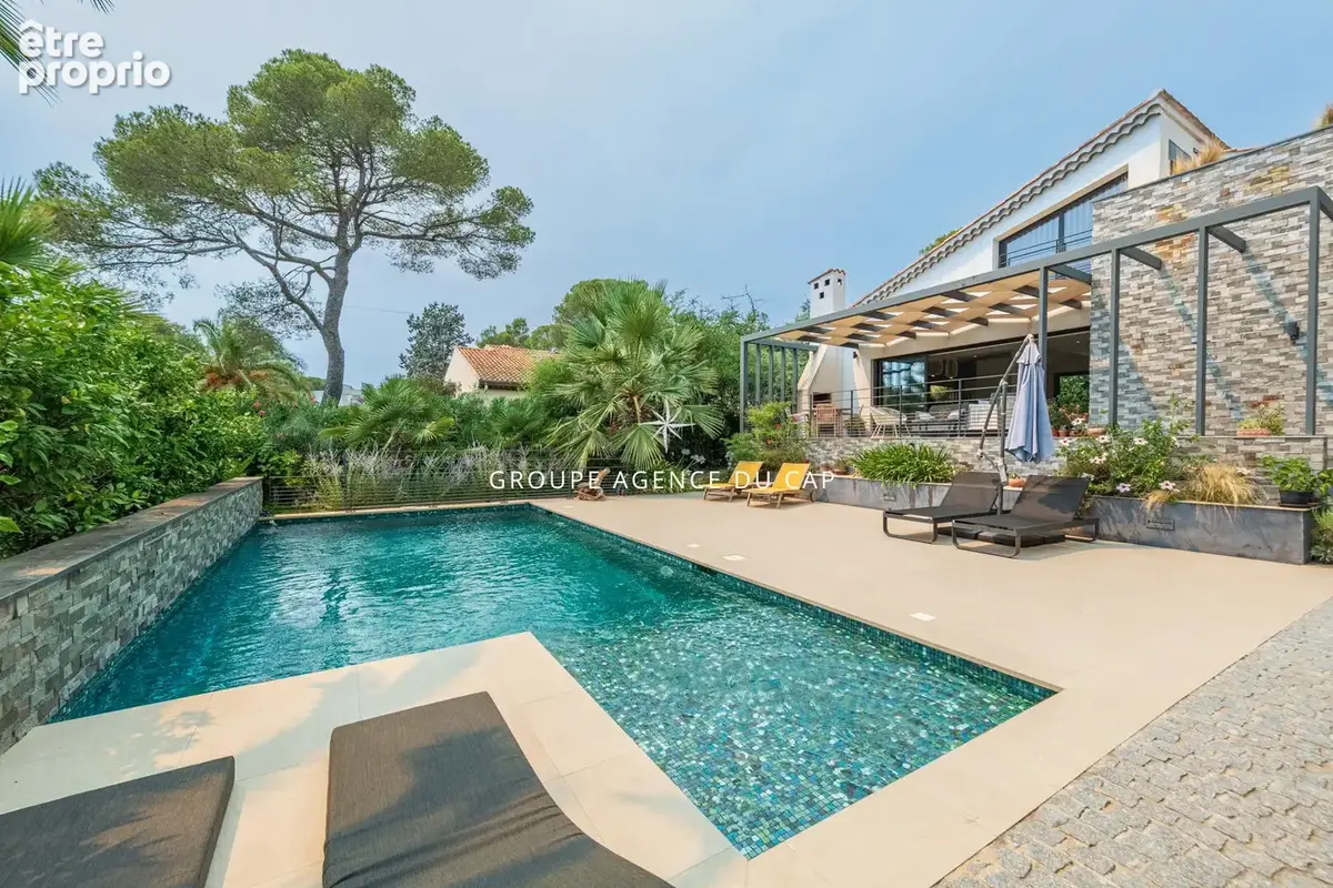 Villa Saint Raphael 7 pièce(s) 184 m2 - photo 8