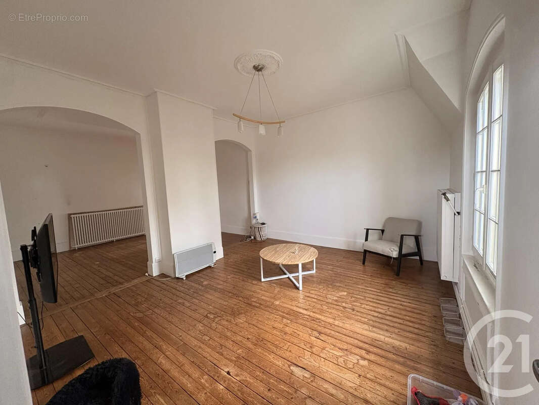 Appartement à ETREPAGNY