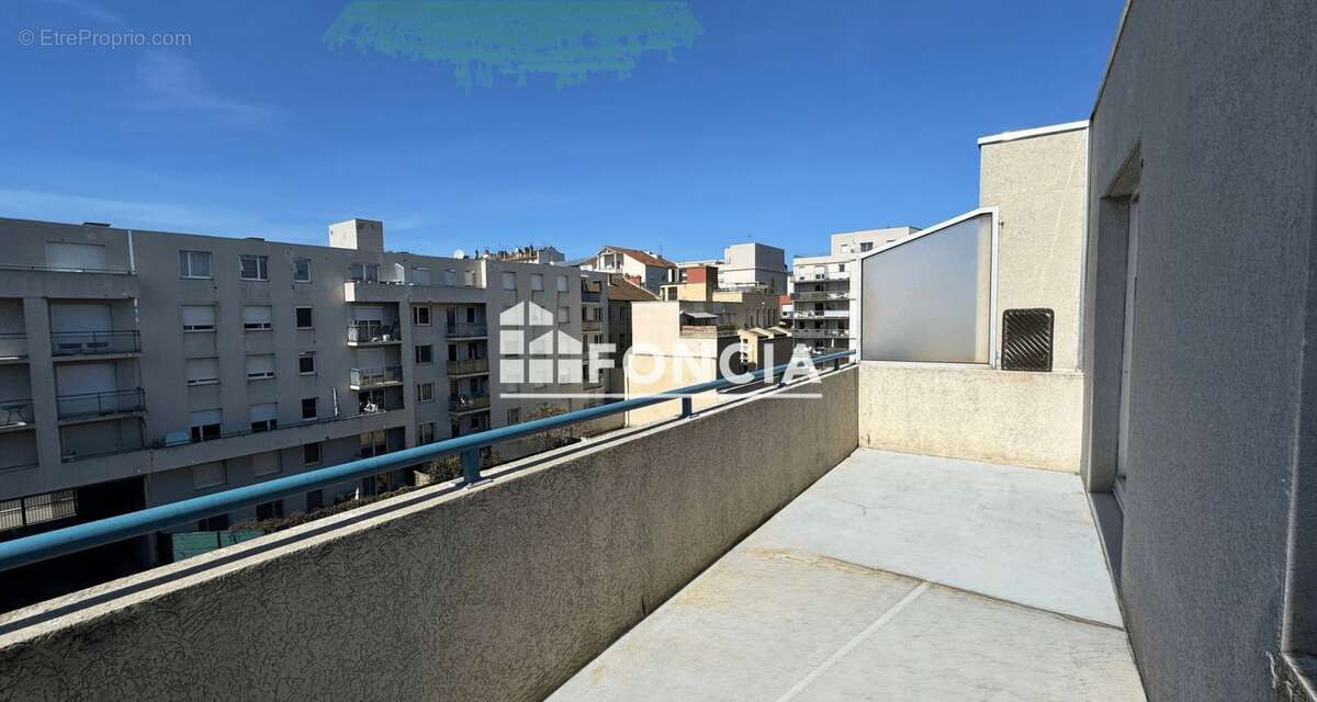 Appartement à LYON-8E