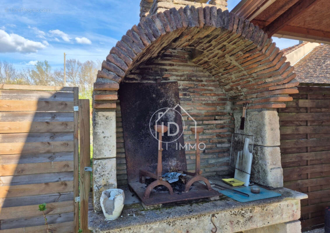 Maison à MONTPON-MENESTEROL