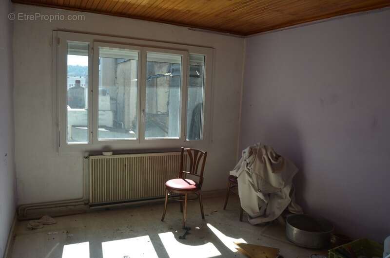 Commerce à LONS-LE-SAUNIER