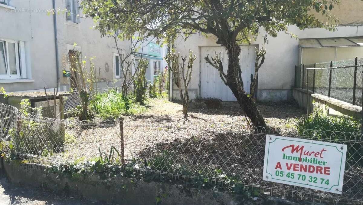 Maison à SAINT-ANGEAU