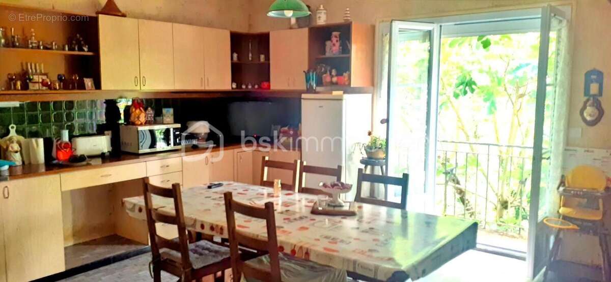 Maison familiale 300 m2 sur parcelle de 1850 m2 - photo 2