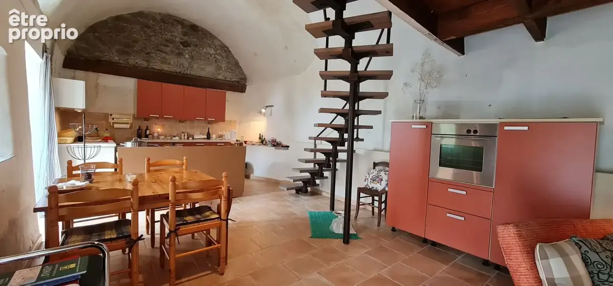 Maison et jardin en bordure de rivière - à rafraîchir - bon toit - photo 3
