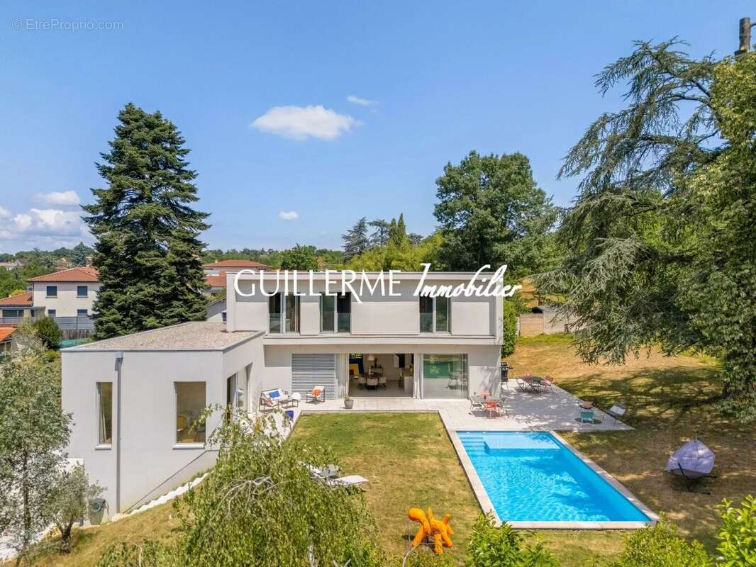 Maison à LA TOUR-DE-SALVAGNY