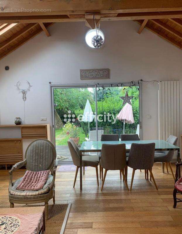 Maison à MAGNY-LES-HAMEAUX