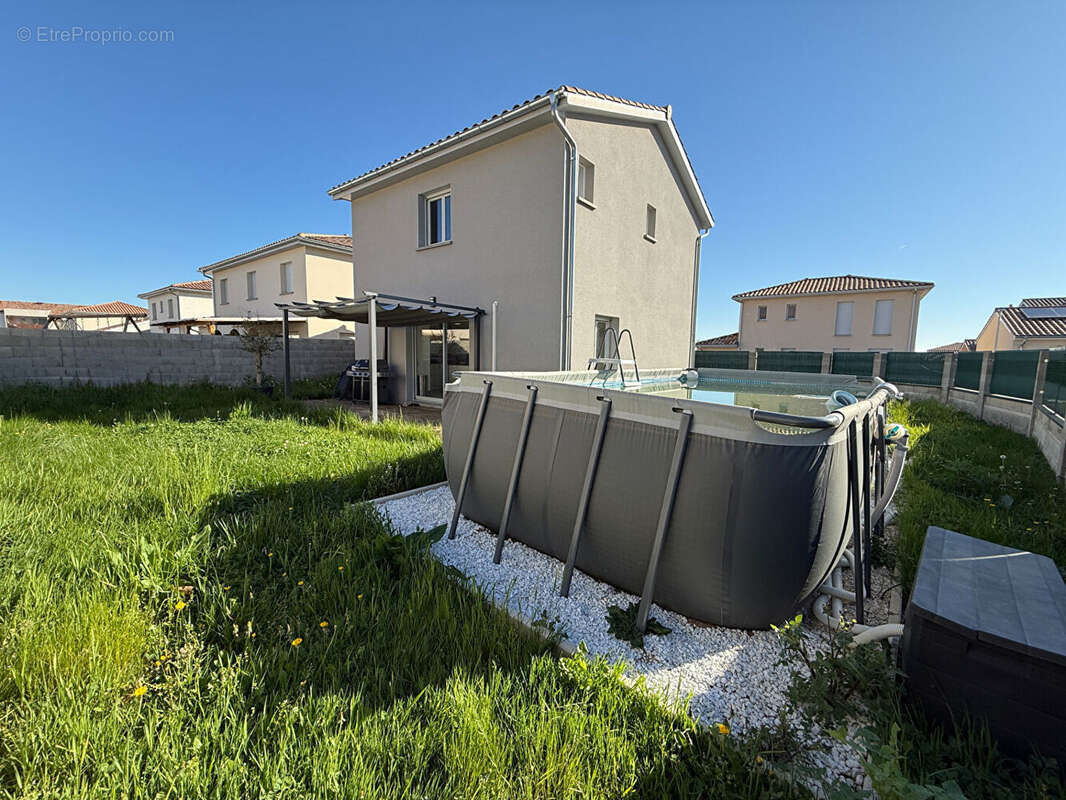 Jolie villa récente, lumineuse avec jardin et garage - photo 11