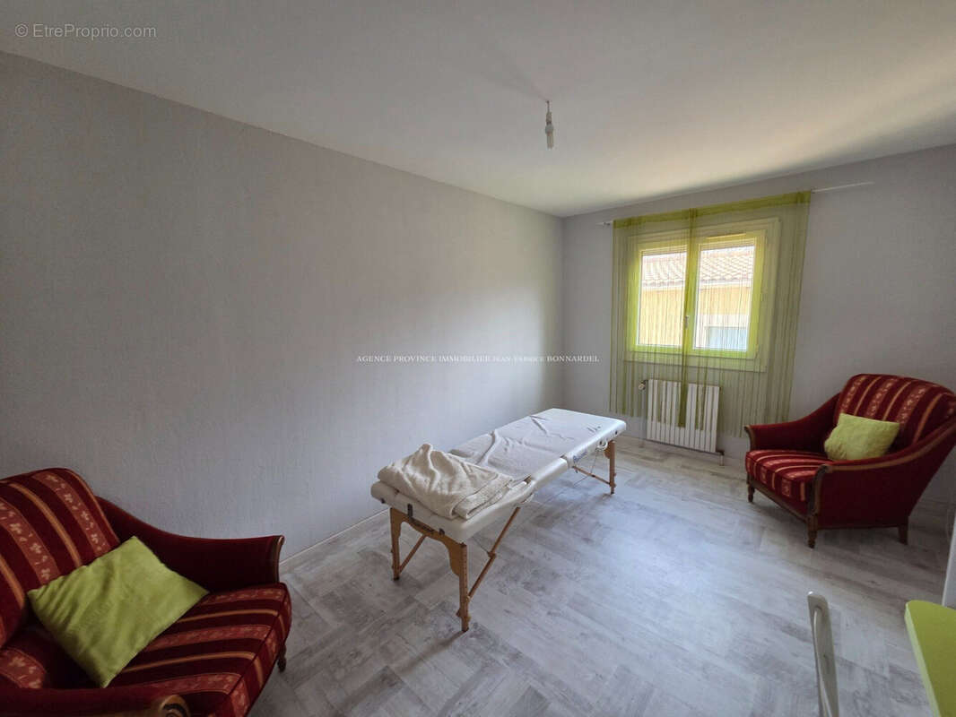 Maison 195 m² à Saint-Paul-Trois-Chateaux  - photo 7