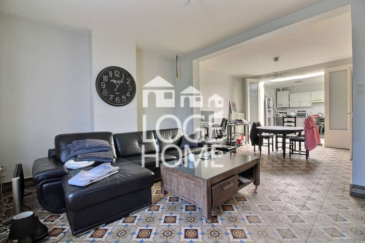 Appartement à VIOLAINES