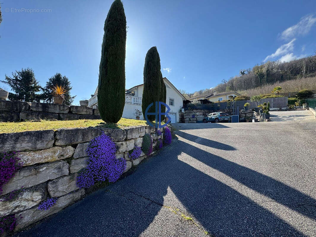 Maison à SAINT-CHEF