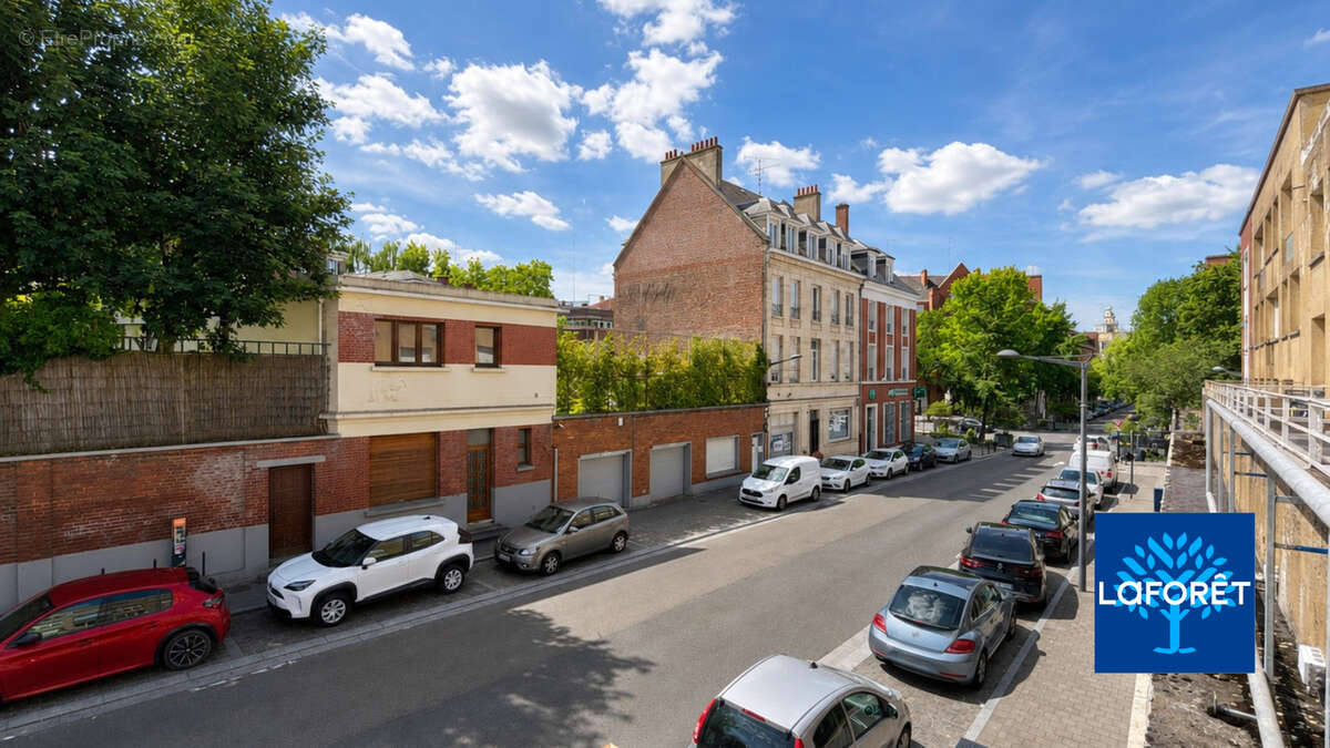 Appartement entièrement rénové   55 m²   2 chambres   Balcon   Parking sécurisé   Hypercentre de Valenciennes - photo 13