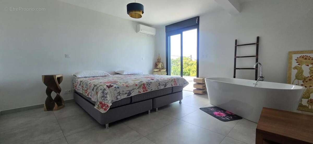 Maison à SAINTE-ROSE