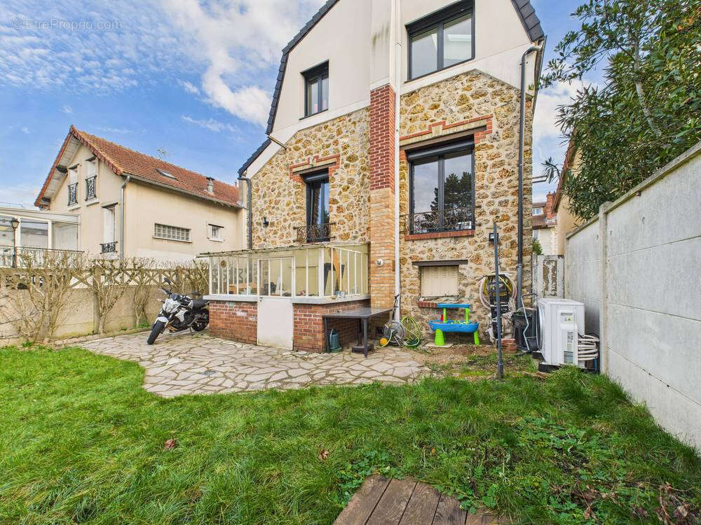 Maison à SARTROUVILLE