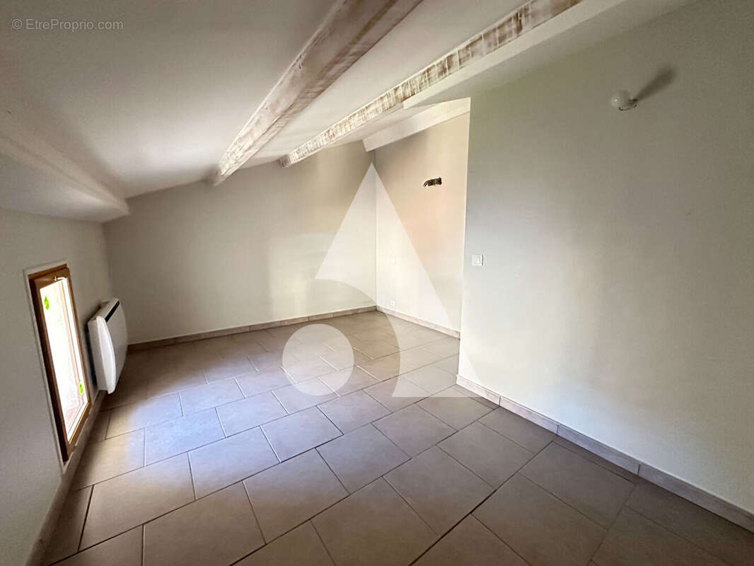 Appartement à CADENET