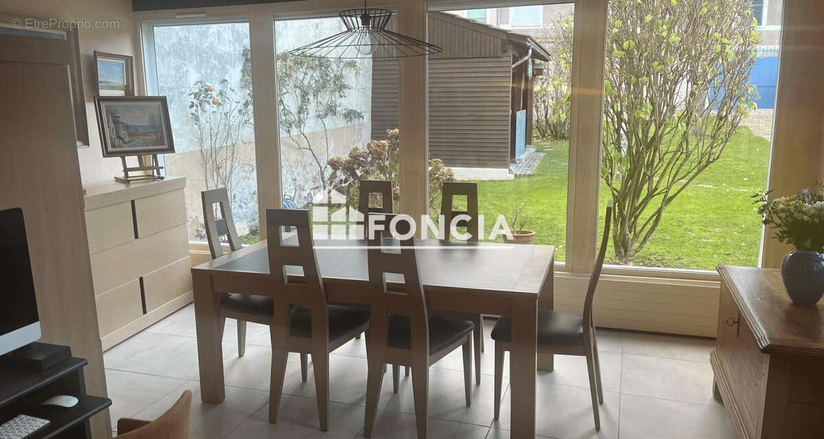 Maison à BENNECOURT