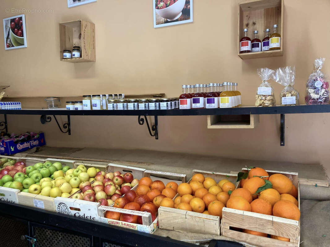 Commerce à VALBONNE